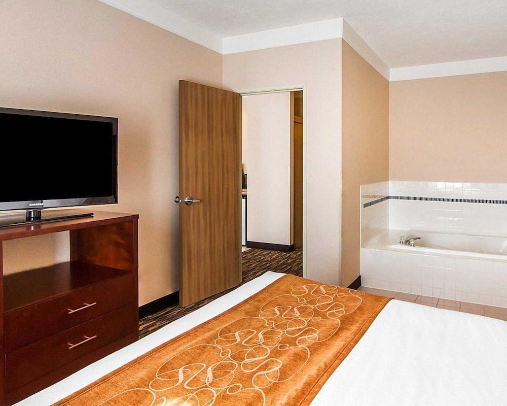 Comfort Suites Salem Buitenkant foto