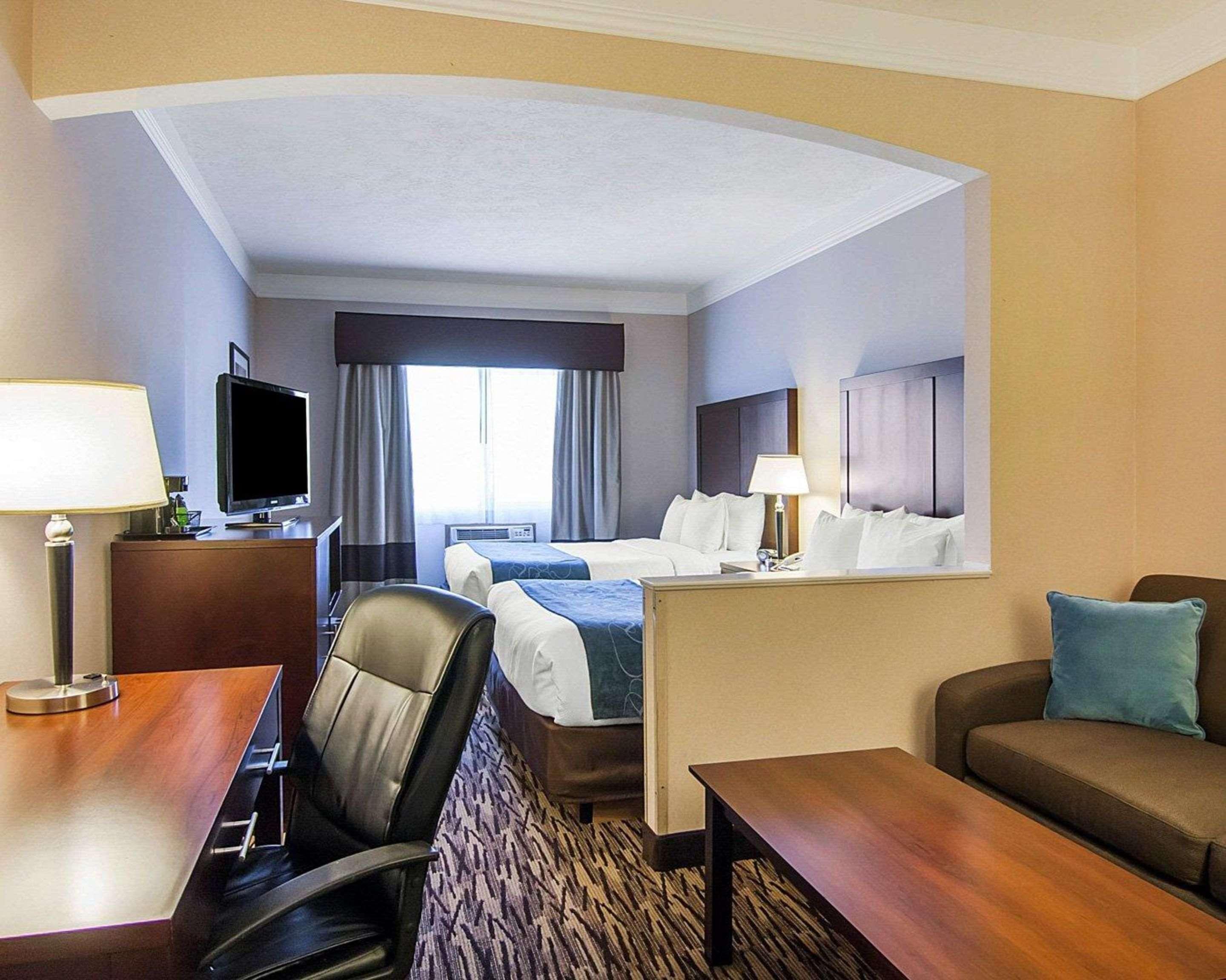 Comfort Suites Salem Buitenkant foto
