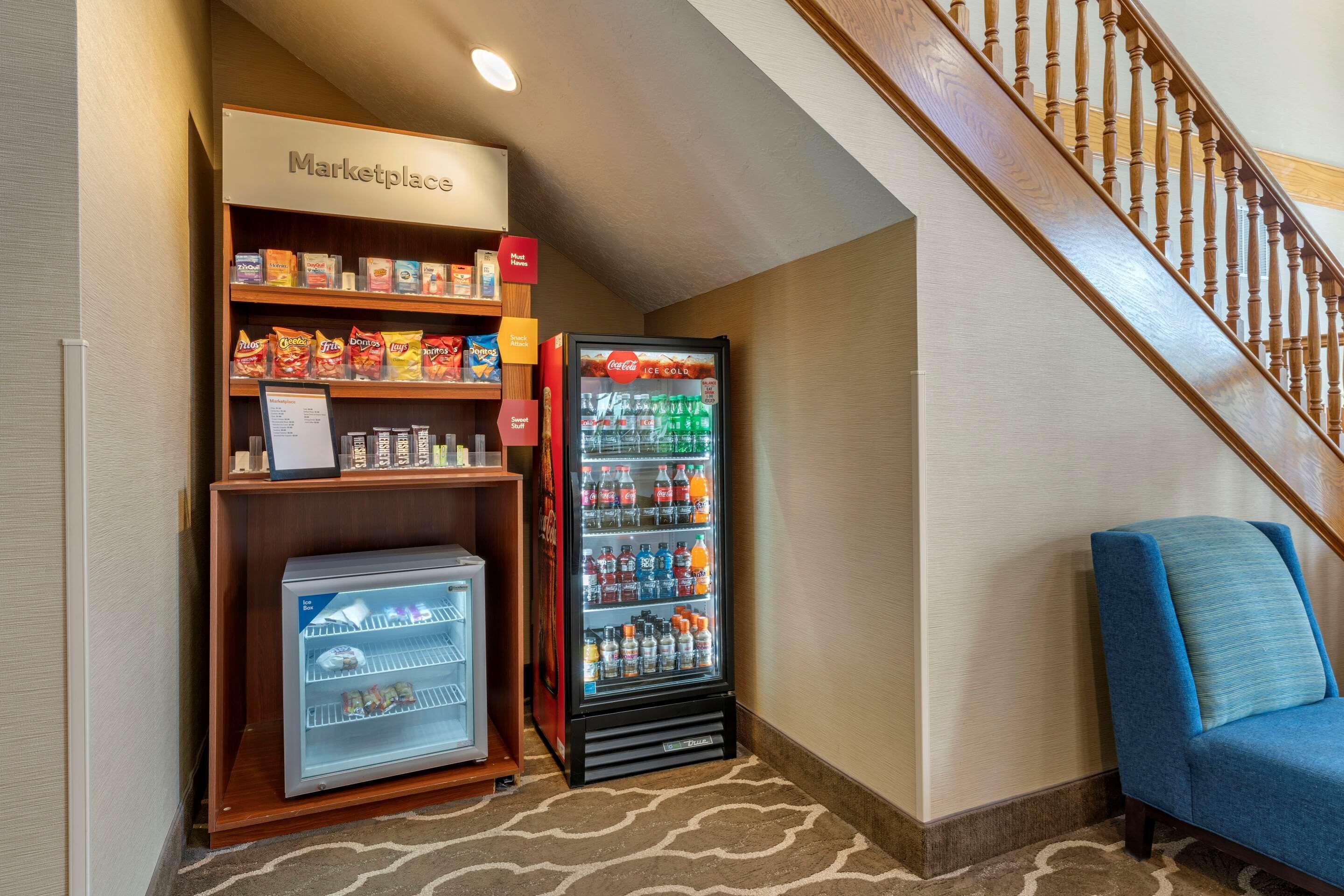 Comfort Suites Salem Buitenkant foto