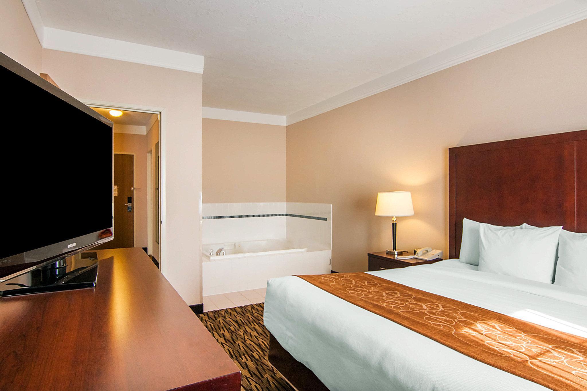 Comfort Suites Salem Buitenkant foto