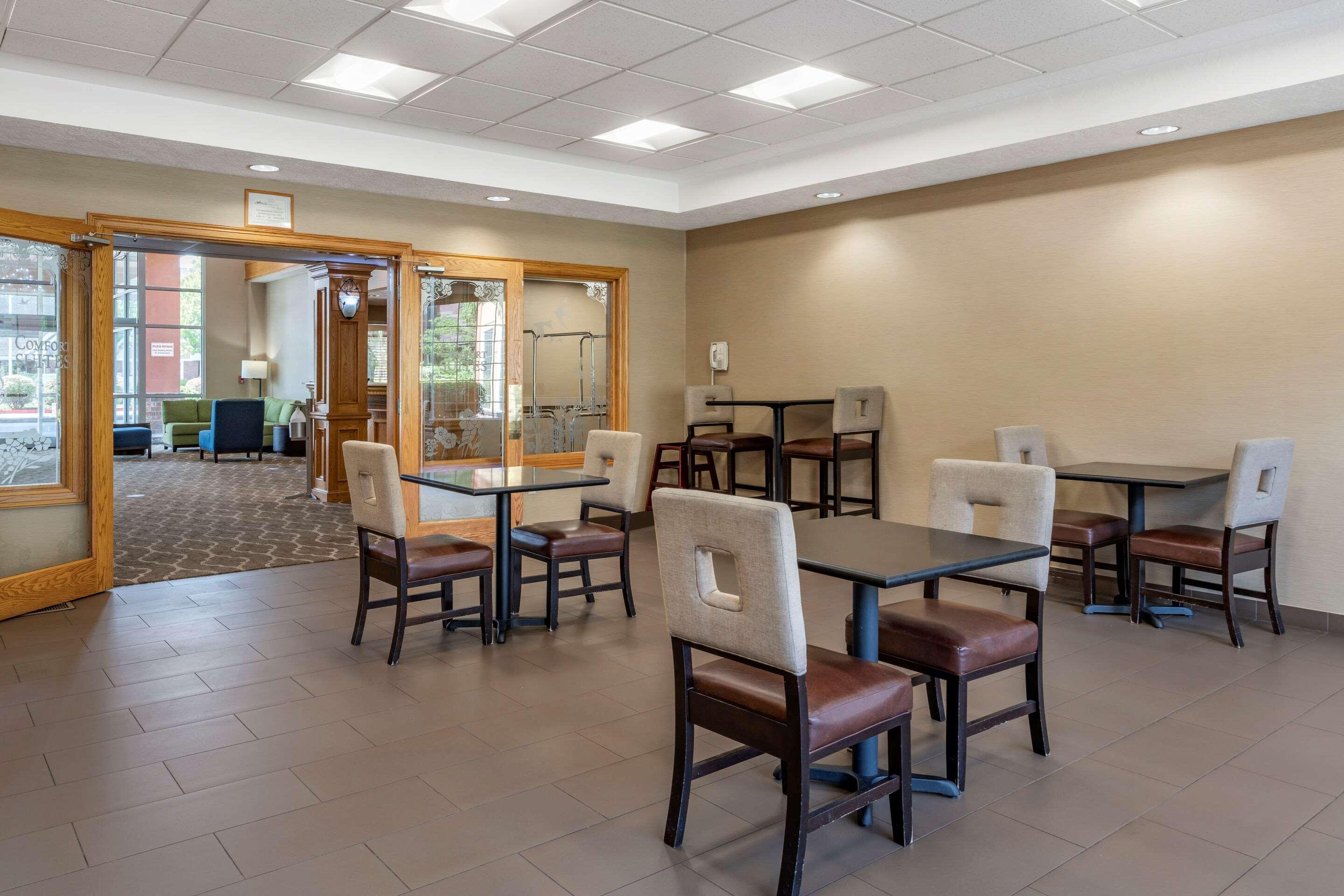 Comfort Suites Salem Buitenkant foto