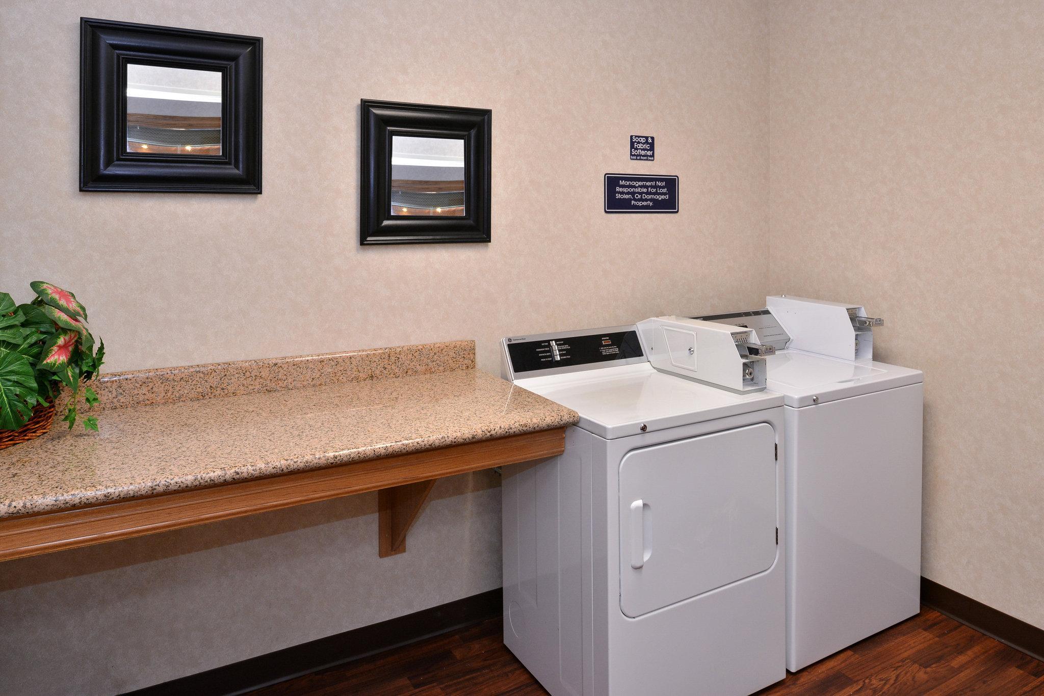 Comfort Suites Salem Buitenkant foto