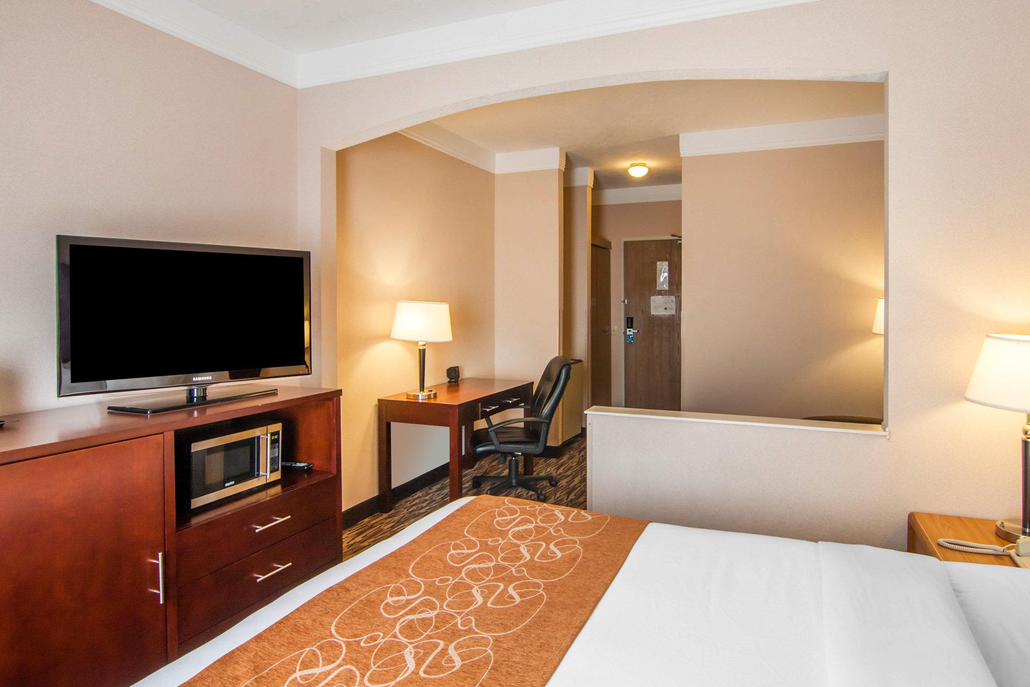 Comfort Suites Salem Buitenkant foto