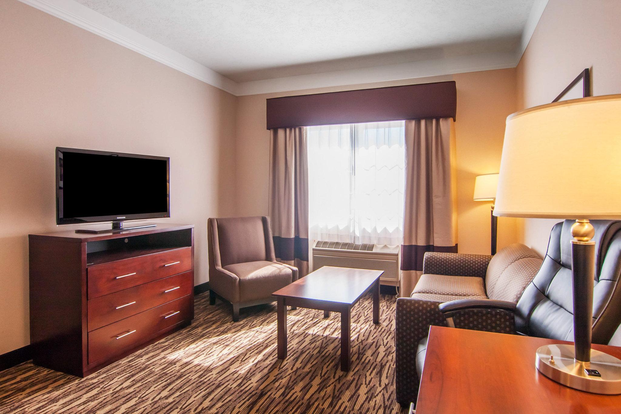Comfort Suites Salem Buitenkant foto