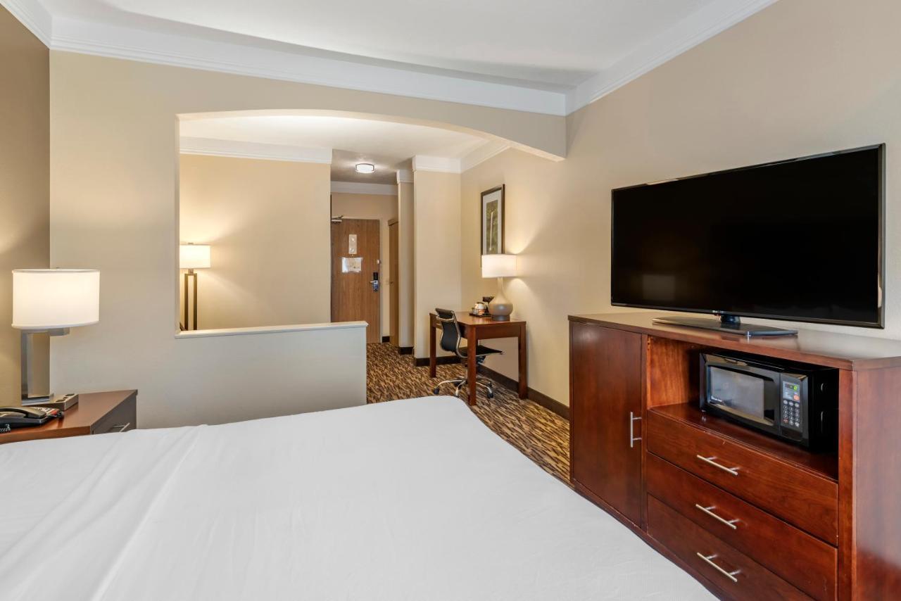 Comfort Suites Salem Buitenkant foto